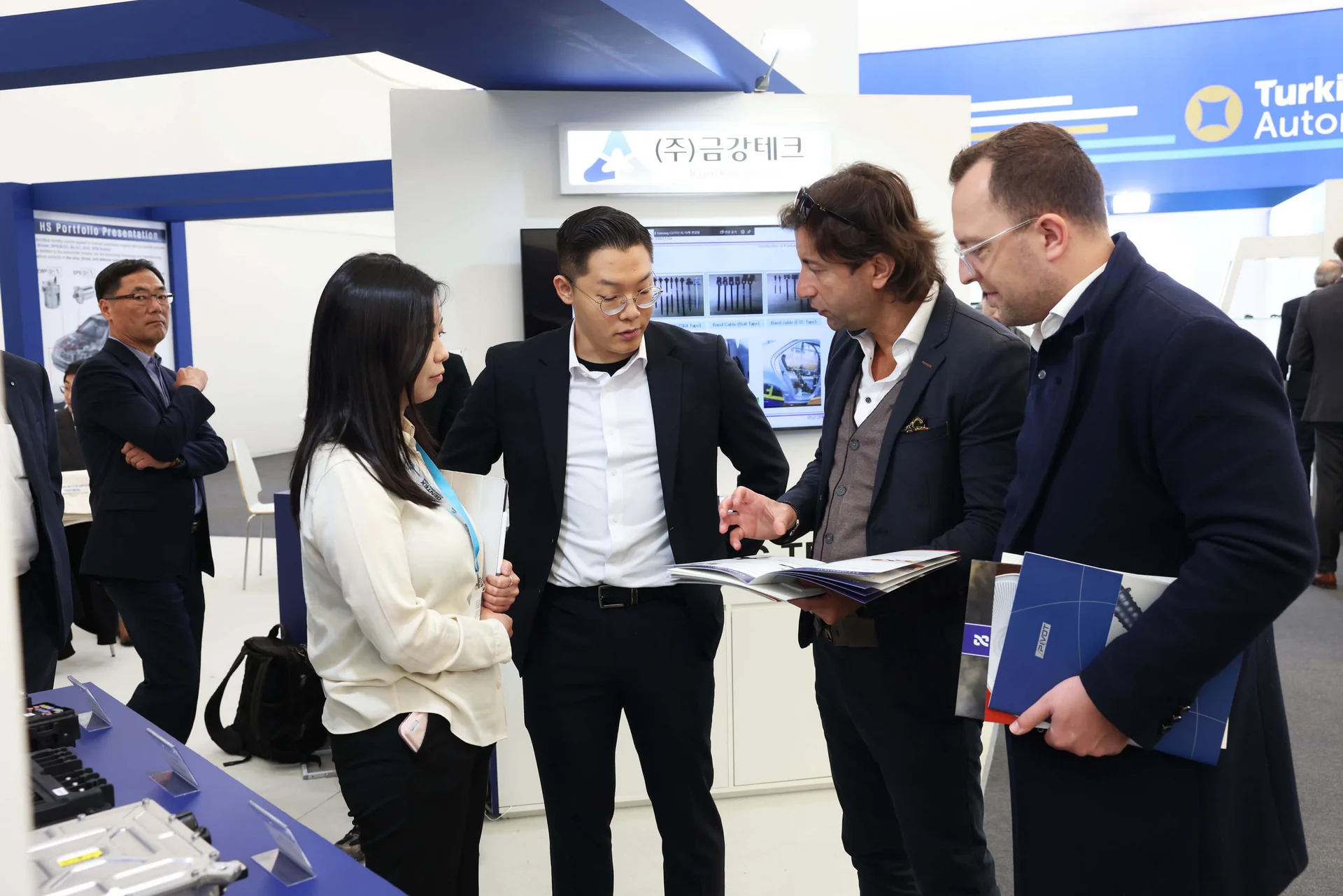 Austausch unter mehreren Personen